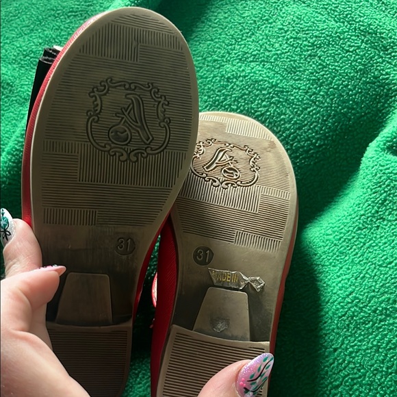 Pipperdoodles Red Bow Flats - Picture 3 of 6